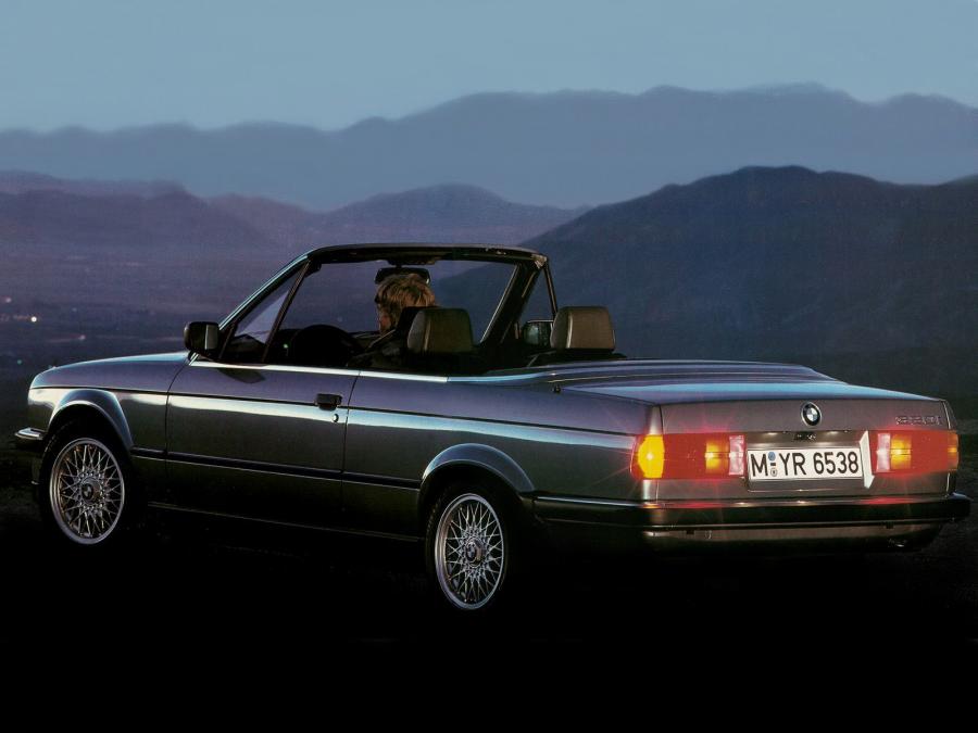  BMW 320i Convertible 1986 года  (фото 2 из 3)